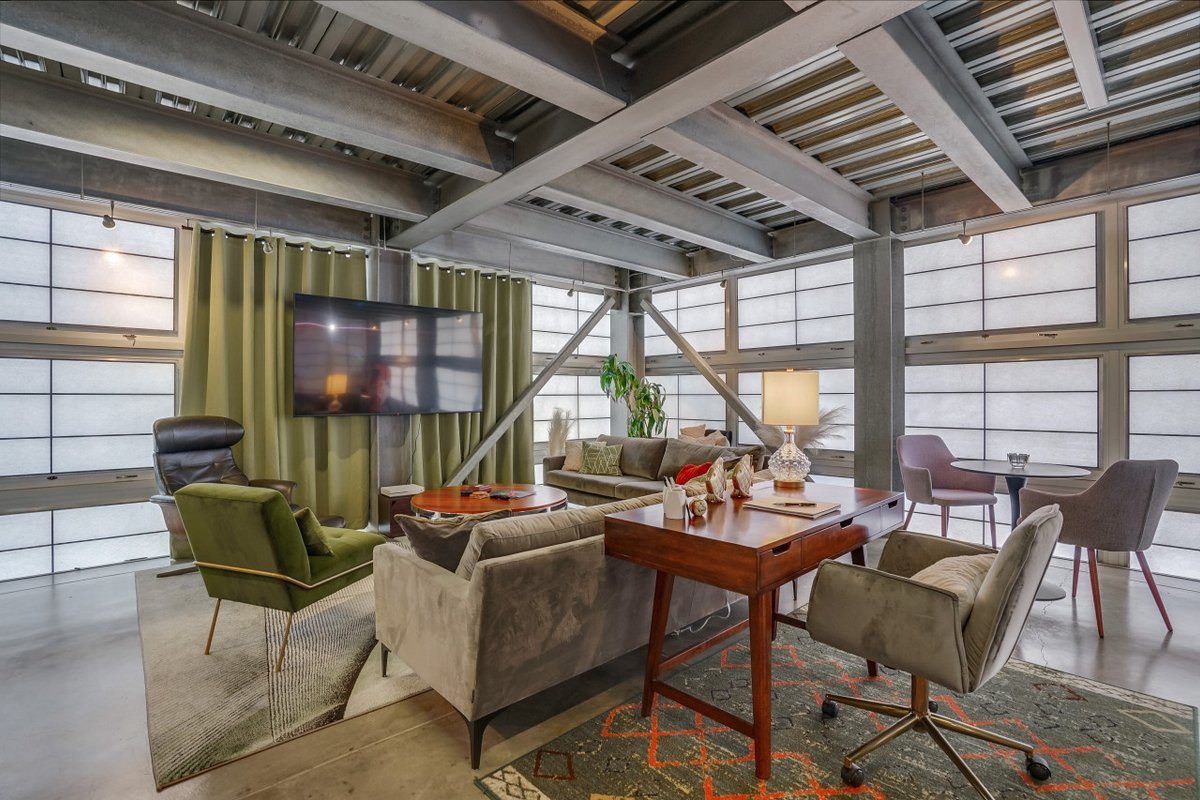 Venice CA “The Steel Rose” Flat