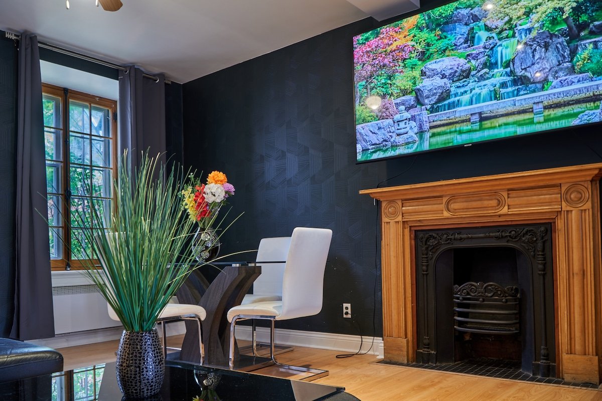 0LD Québec/Climatiseur/free parking/Spacious condo gallery image 2