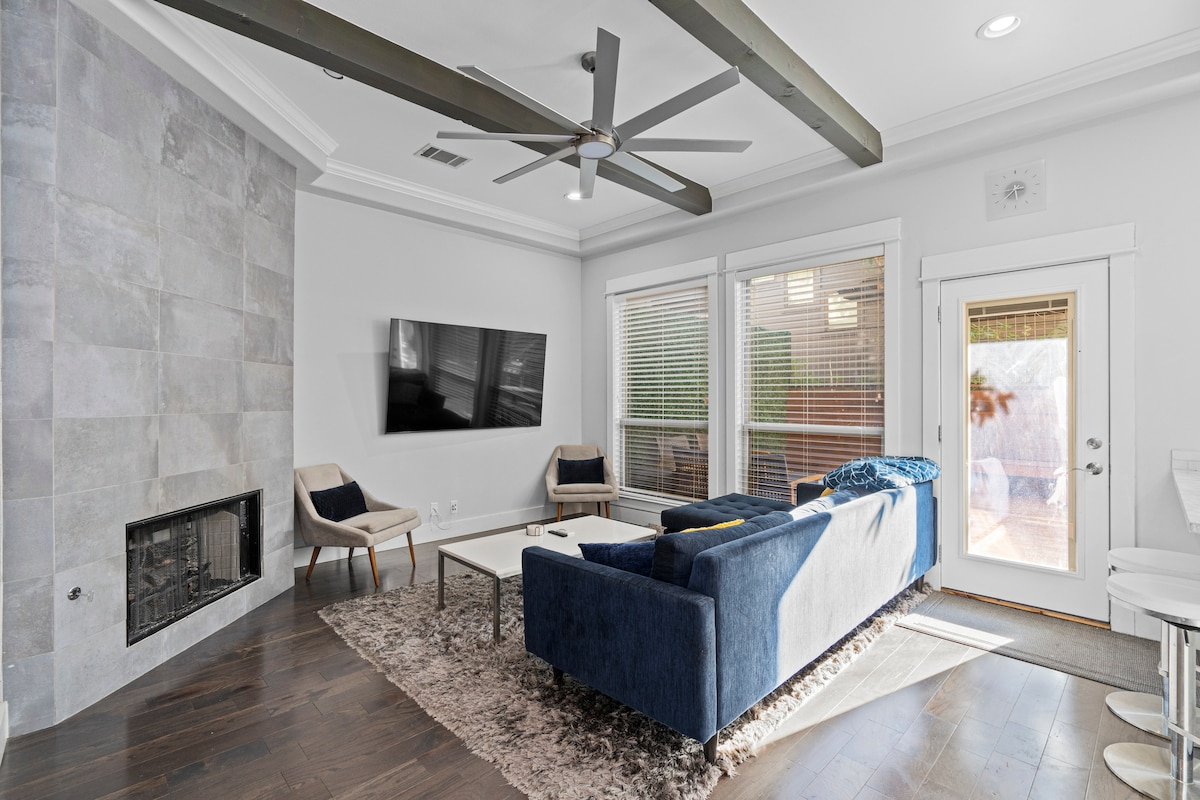 Zilker 3 BR Townhouse gallery image 5