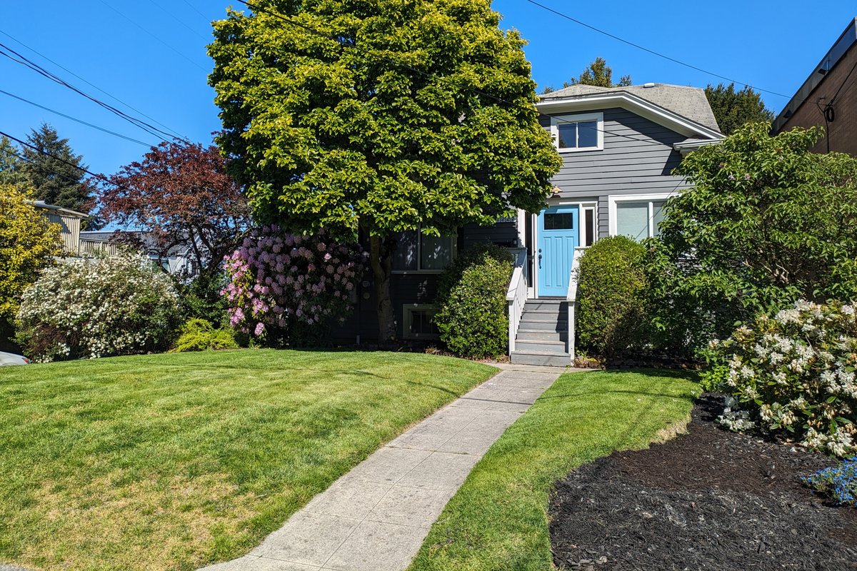 Queen Anne Home near Seattle Center, Downtown, SLU