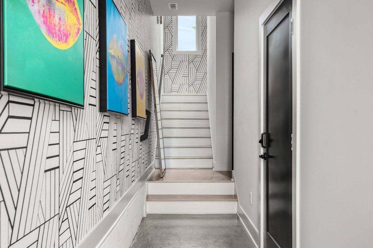 Harmony One / Combo Listing of Two 4BR Units gallery image 5