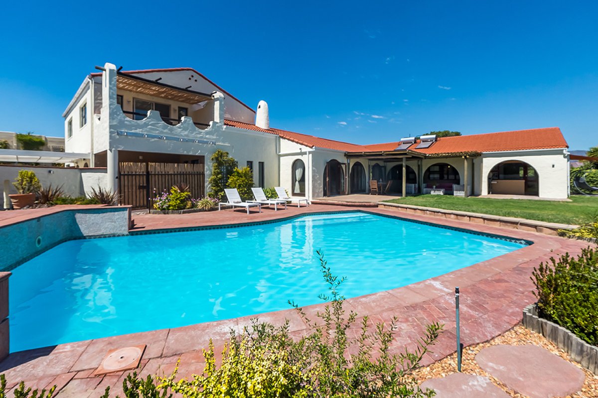 Constantia Winelands Theosig Villa