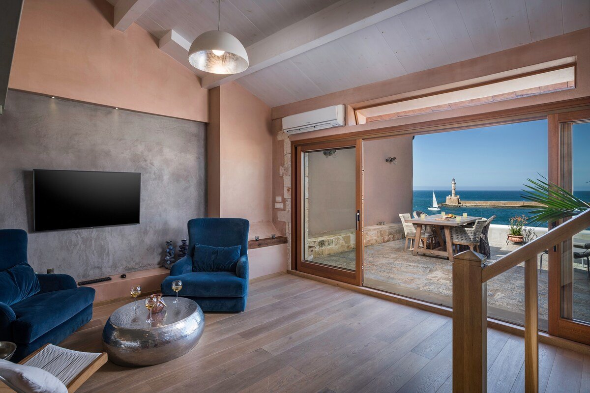 Penthouse Suite with Spa Bath, Terrace & Sea View gallery image 3