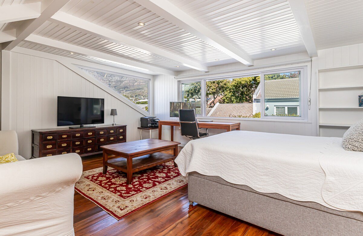 Woodside Villa gallery image 5