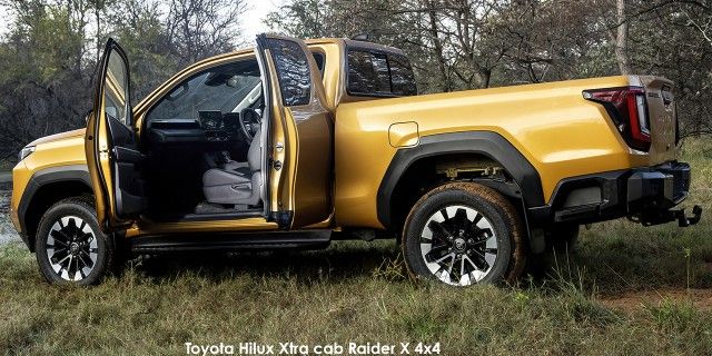 TOYOTA HILUX 2.8 GD-6 RB RAIDER X 4X4 A/T P/U XTRA CAB - 8 
