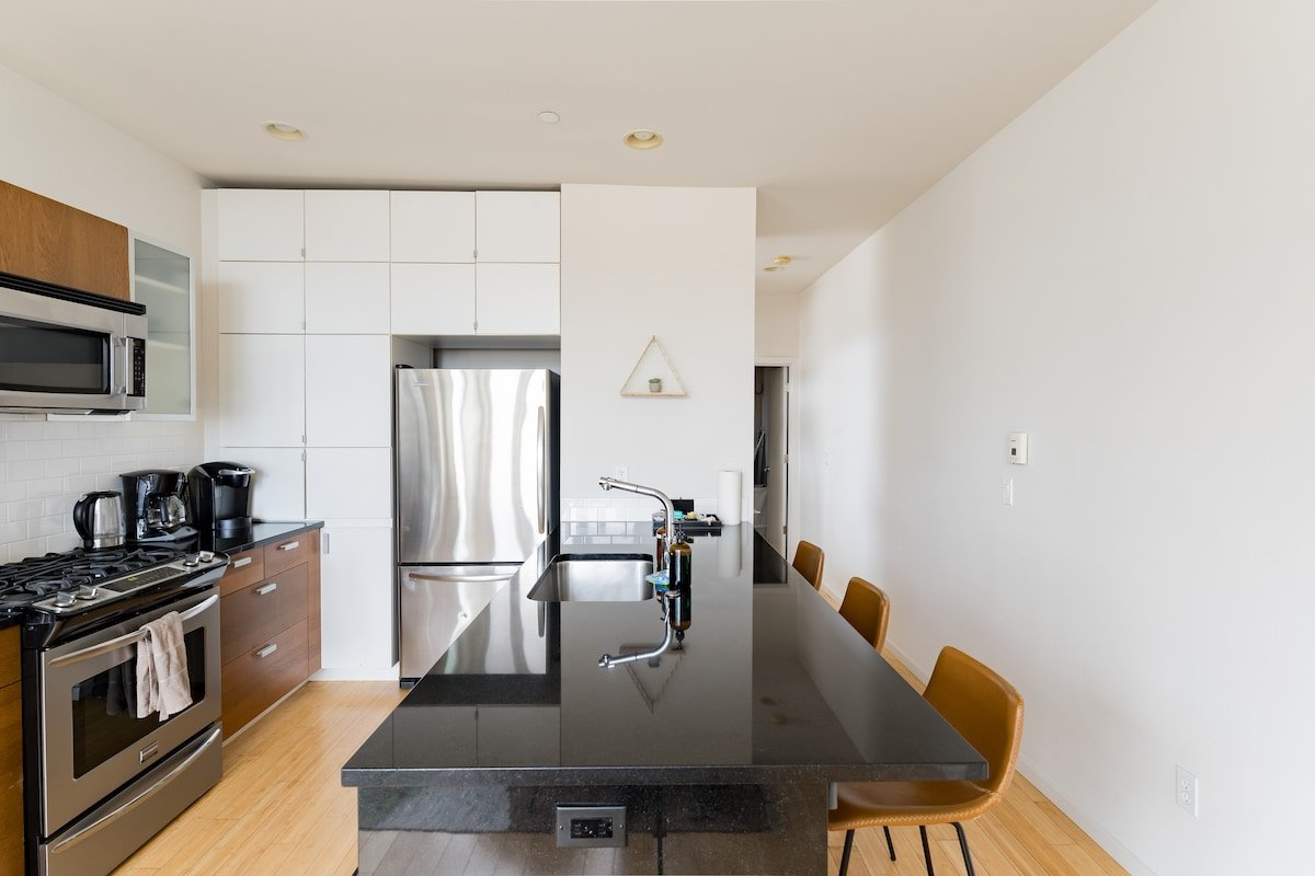 Spacious 3BR Capitol Hill Loft | Walk to Downtown gallery image 5