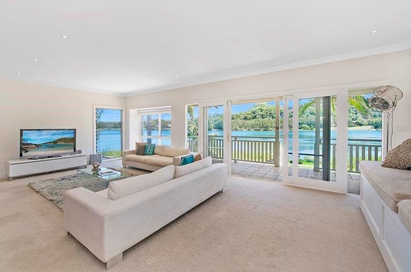 Lakefront Executive Escape in Narrabeen, Australia
