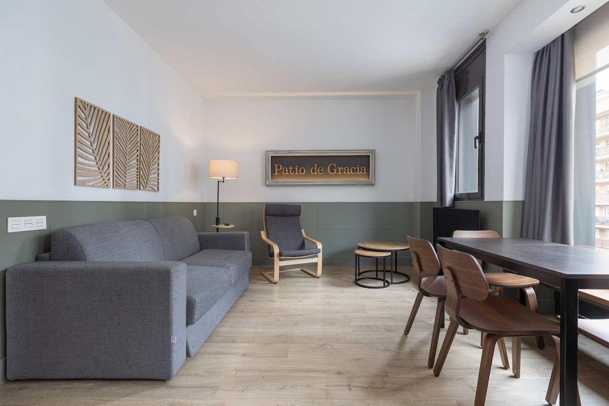 Deluxe Apt with Breakfast in Gracia by EnjoyBCN gallery image 3