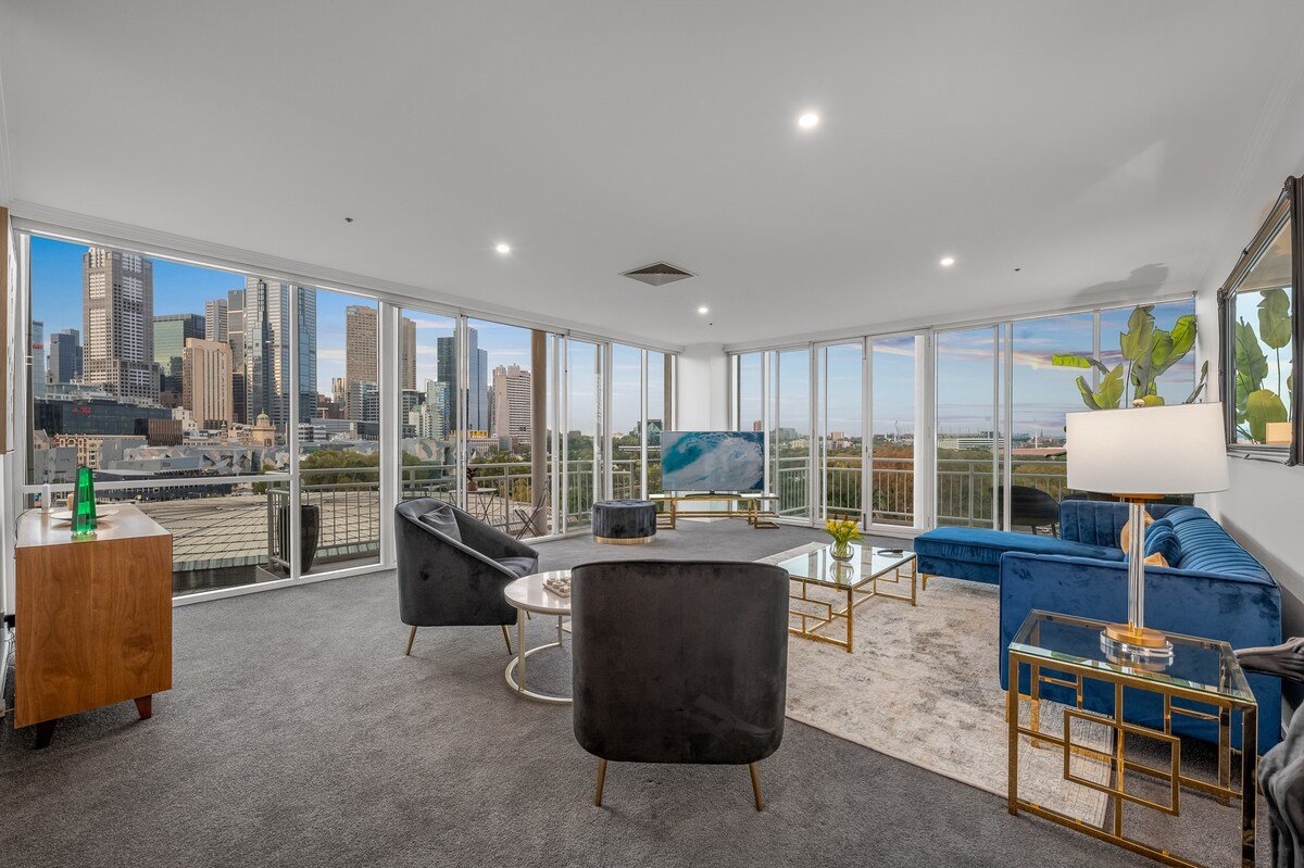 Exclusive Stays – Southgate gallery image 3