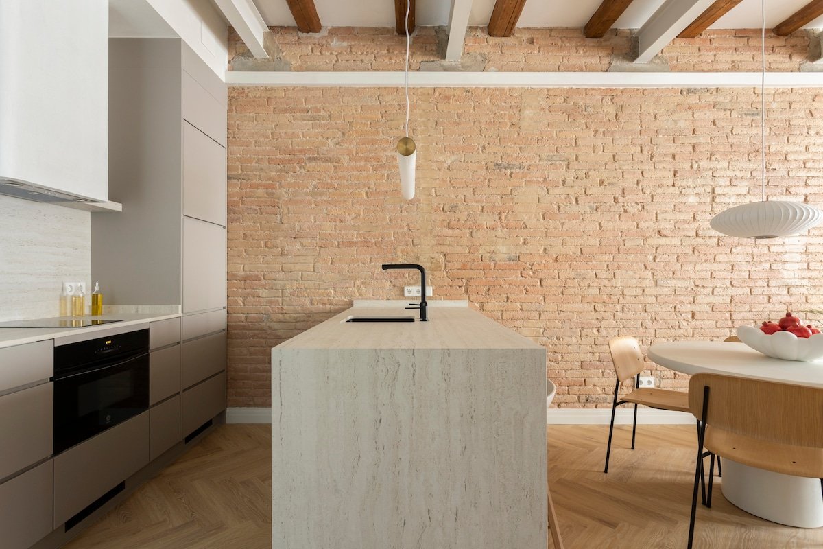 NEW Luxurious apartment in the heart of “Eixample” gallery image 4