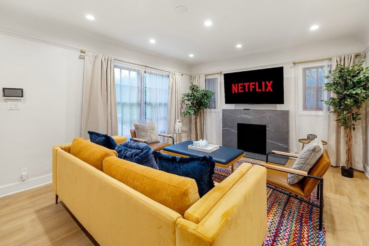 Charming Spanish Retreat|Prime Location|EV Charger gallery image 3