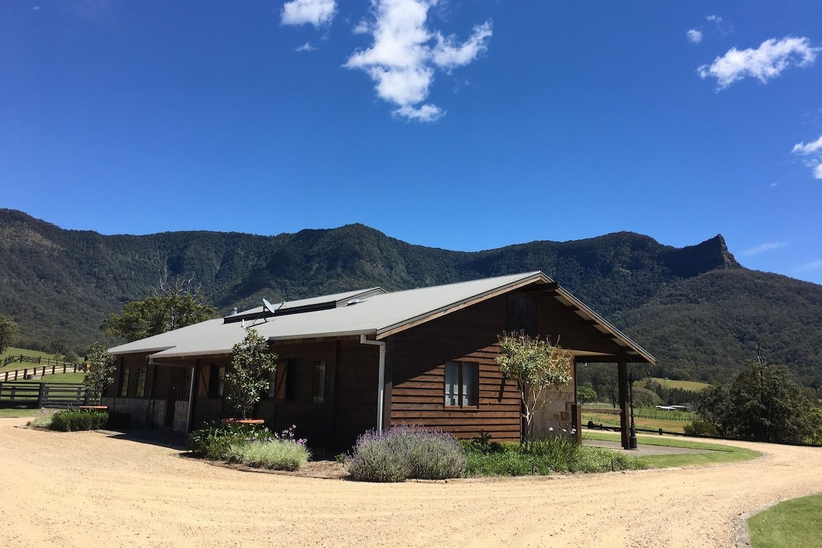 Highfield Farmstay Ultimate Farm House gallery image 4