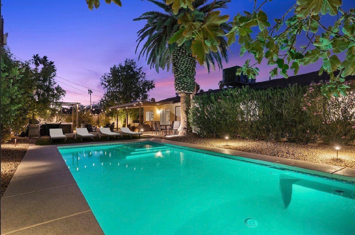 Stylish home with pool and spa gallery image 3