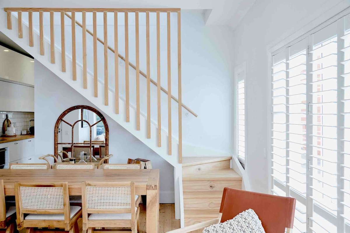 Beachfront 2-storey Penthouse Clovelly “VellyLove” gallery image 3