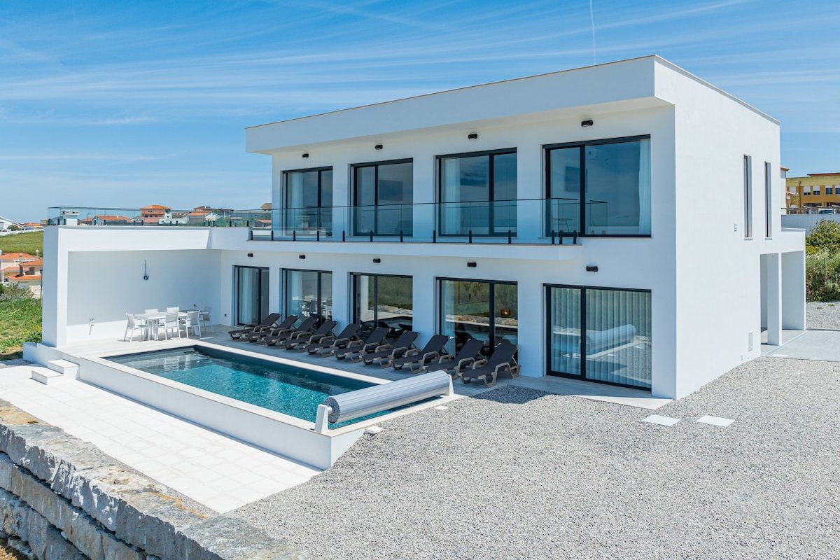 Axess Villa with a panoramic ocean view gallery image 2