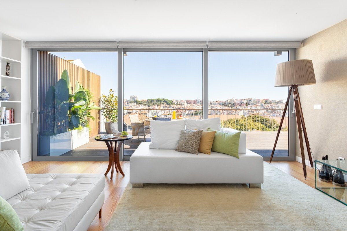 LUXURIOUS, BRIGHT & LARGE TERRACE WITH GREAT VIEW gallery image 4