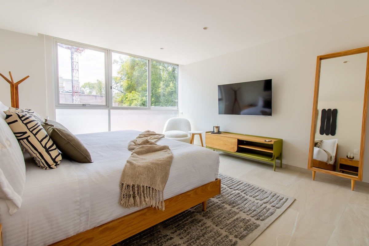 Capitalia | Sunset Terrace Views & Park Lincoln gallery image 3