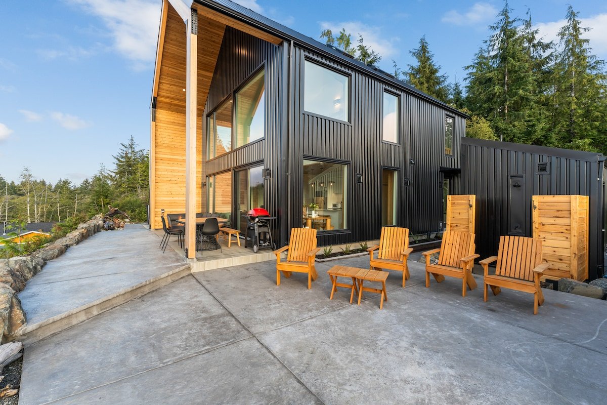 Hot Tub & Amazing Ocean View |The Simple Peak *New gallery image 5