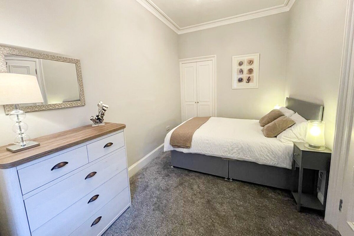 2Bed, Private Garden & Fireplace, Near Stockbridge gallery image 5