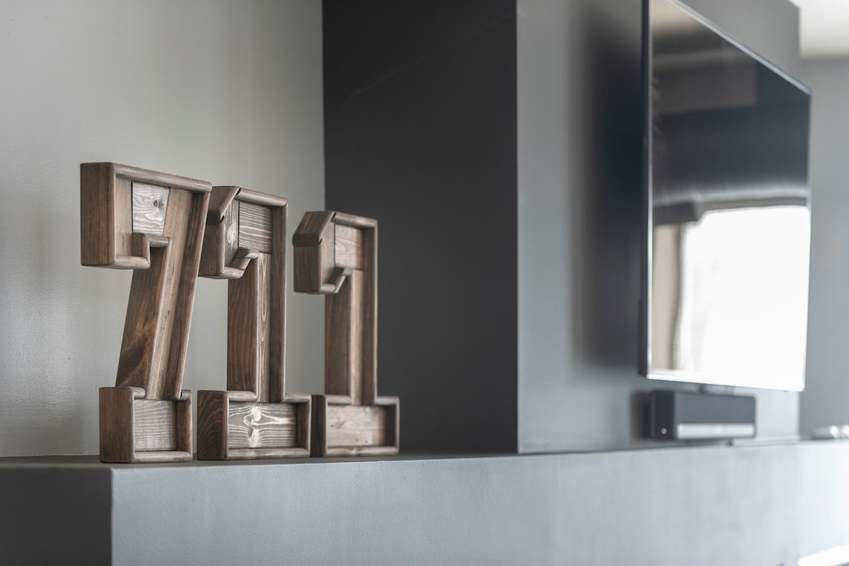 711 The Penthouse gallery image 3