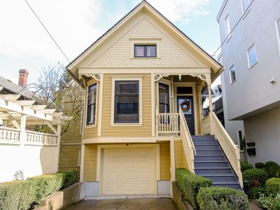 Northwest Nob Hill! Updated Spacious Home!