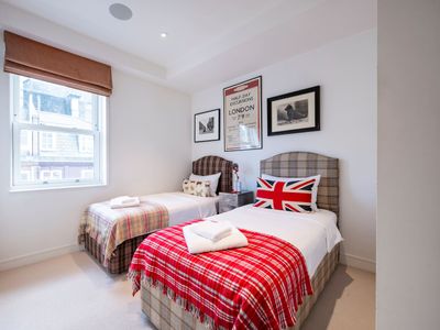 Luxury Marylebone 2 Bed-by Out of Office Lifestyle
