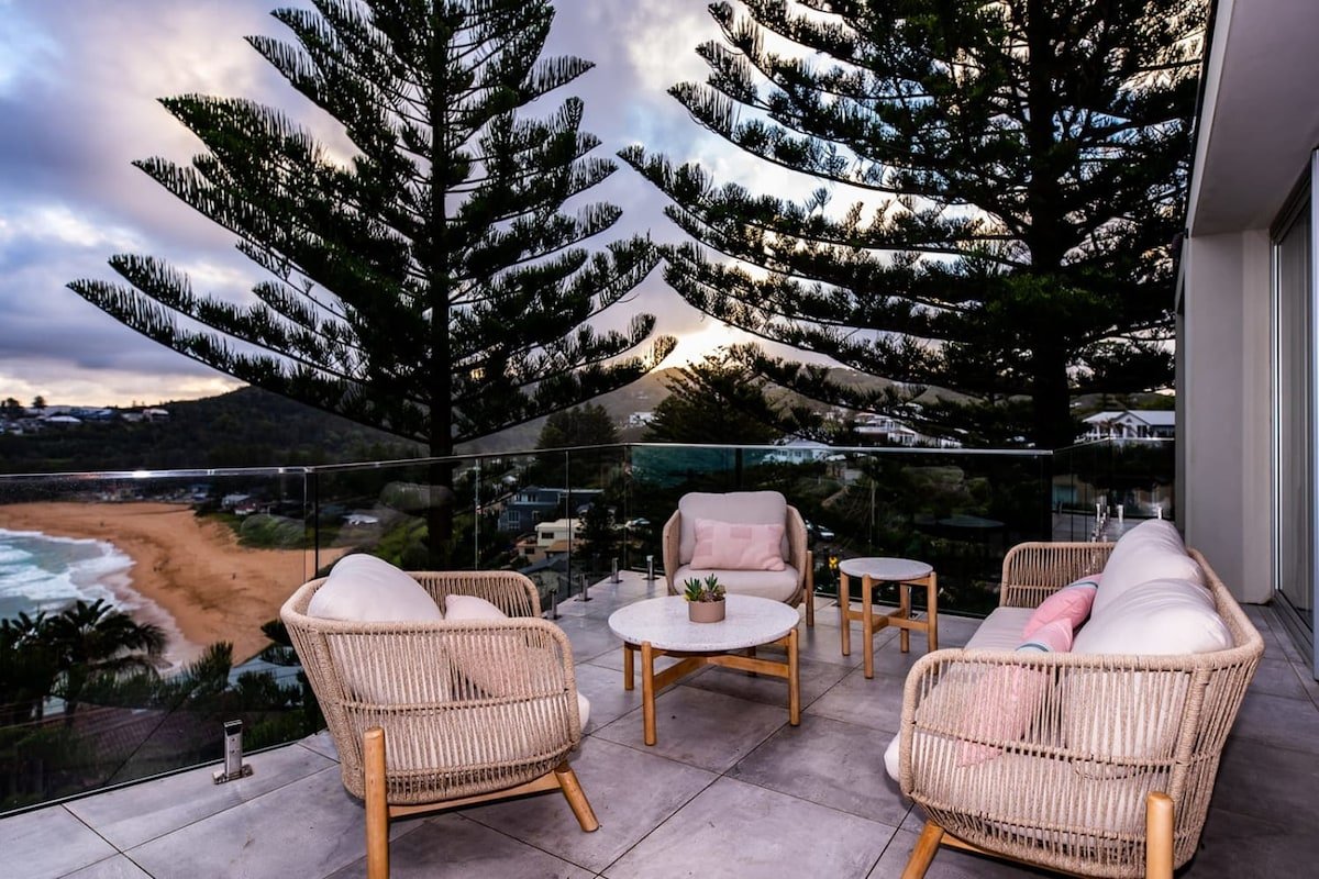 Coastal Luxury at Bilgola – 5BR Home with Studio gallery image 3