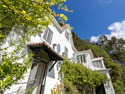 Casa da Paderna: Romantic Challet in Old Sintra