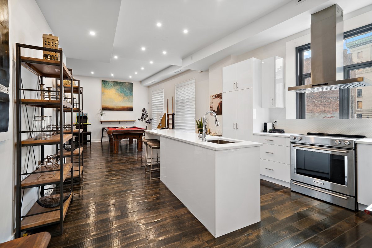 “LE ST-CYR” Luxury Lounge Loft In Old Montreal