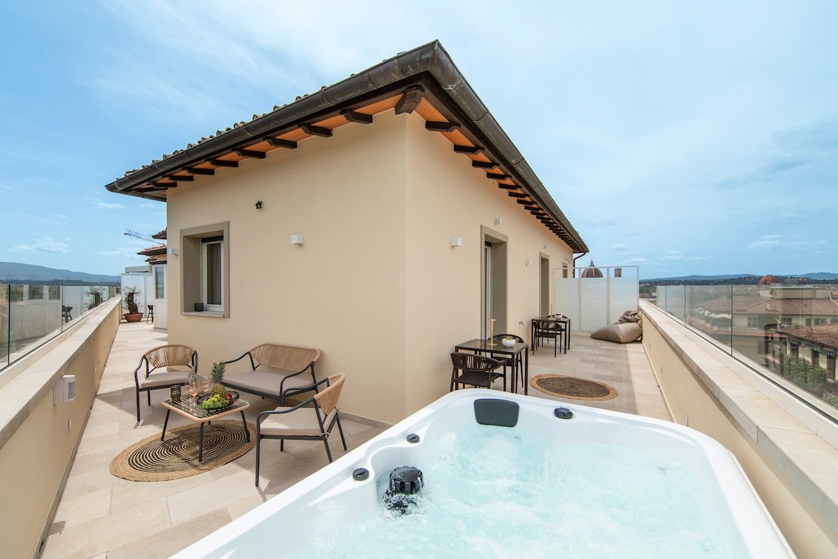 Luxury: Penthouse with Terrace over Florence gallery image 2