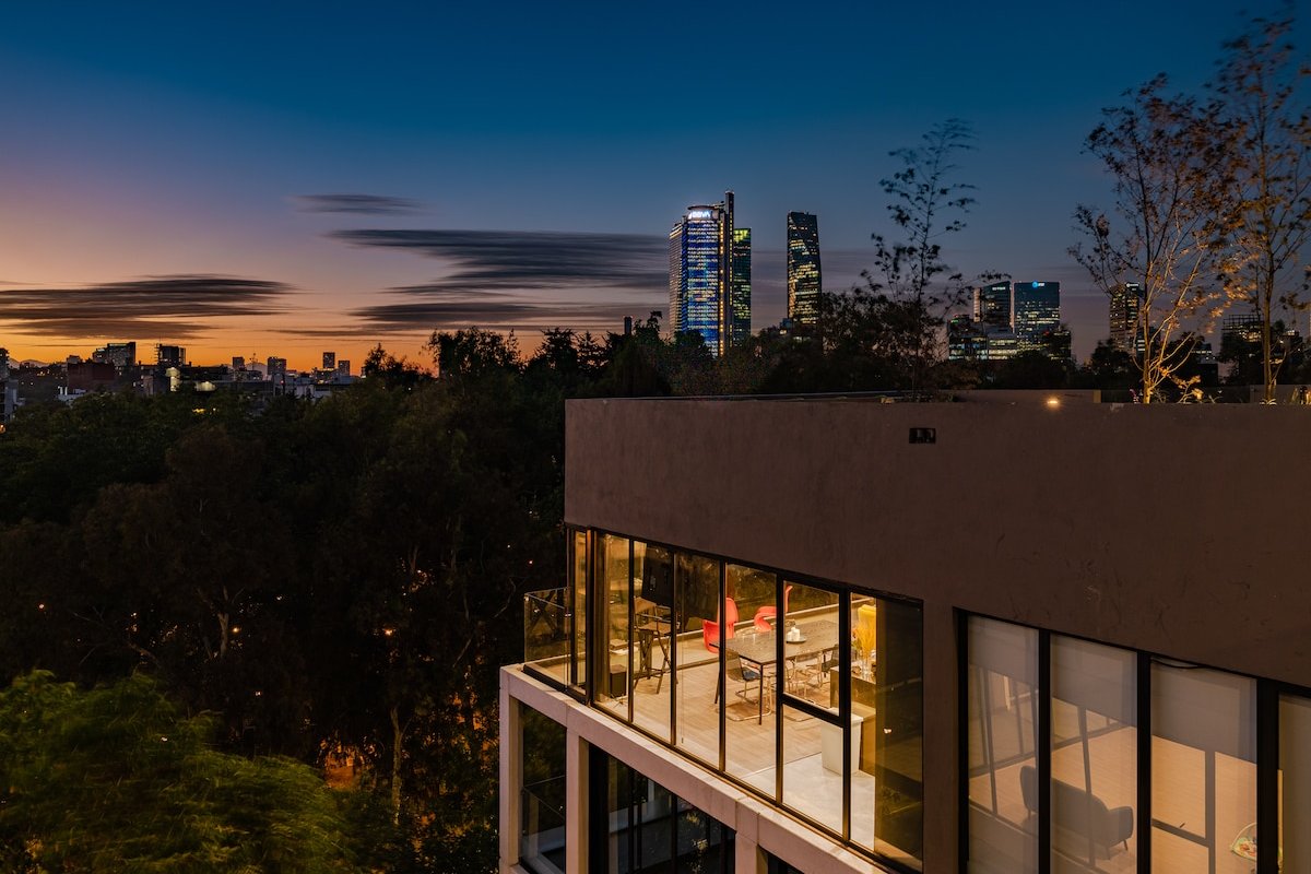w/AC: Exquisite Heaven: Condesa PH w/Rooftop Gym gallery image 2