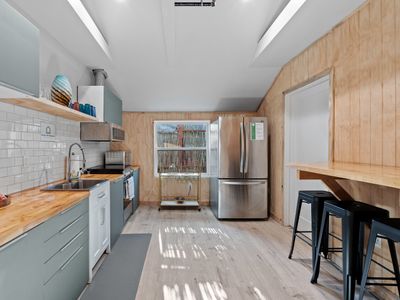 Beach House near Downtown. Resort access.