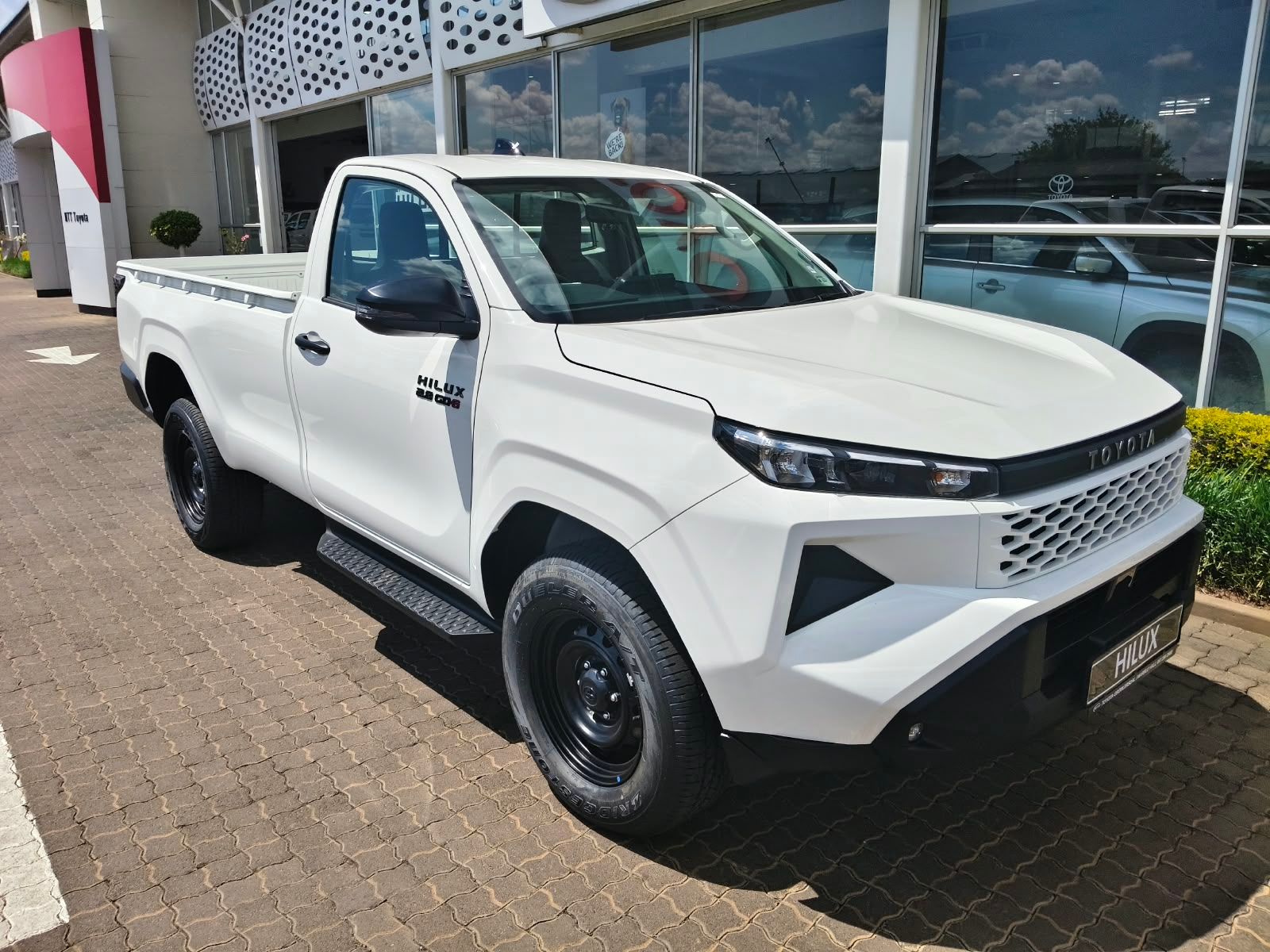 TOYOTA HILUX 2.8 GD-6 RB SRX A T P U S C for Sale in South Africa