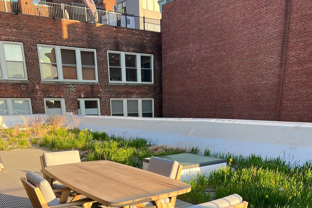 Luxury 3 bedroom 3 bathroom downtown loft gallery image 5