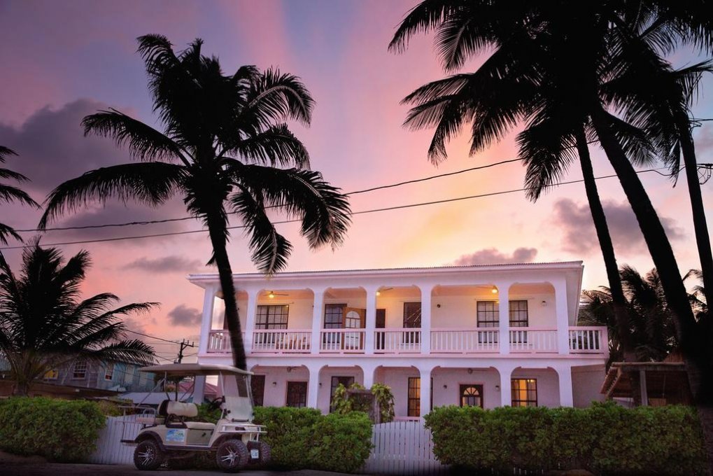 Multi Room Beachfront Home gallery image 2