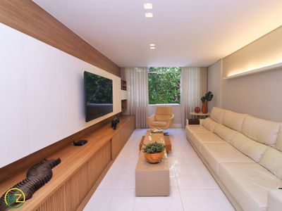 Luxurious 3 bdrm apartment in Leblon for 8 people