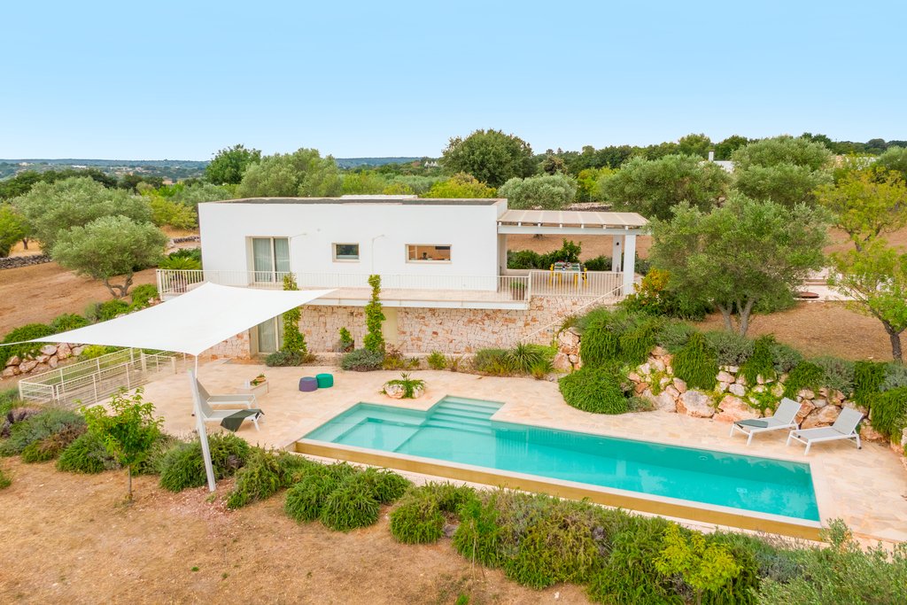 Stylish two bed villa with private pool & views