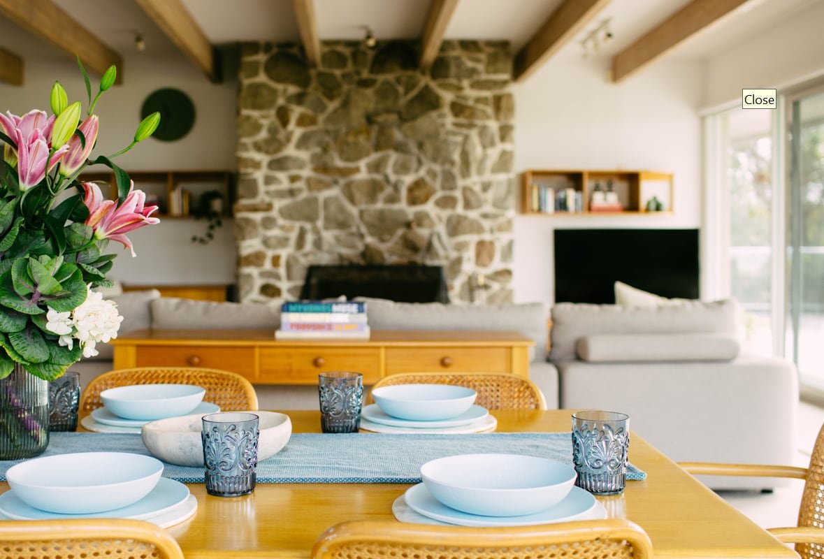 Melba Views – beachfront luxury for family groups! gallery image 2