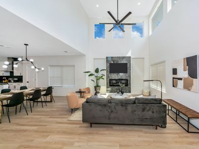 Modern 3 Br/3 Bth Near Downtown, Fair, Convention