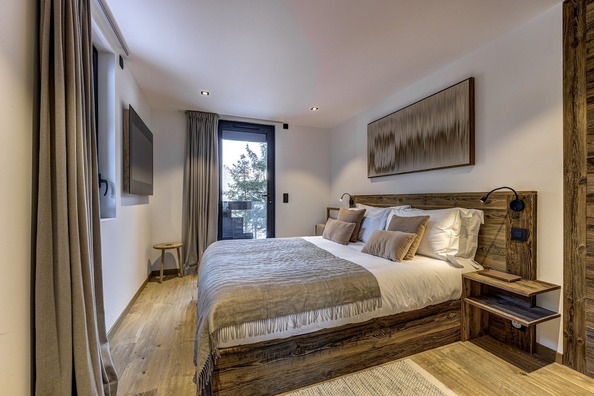 Quality Chalet with pastries & housekeeping daily gallery image 4