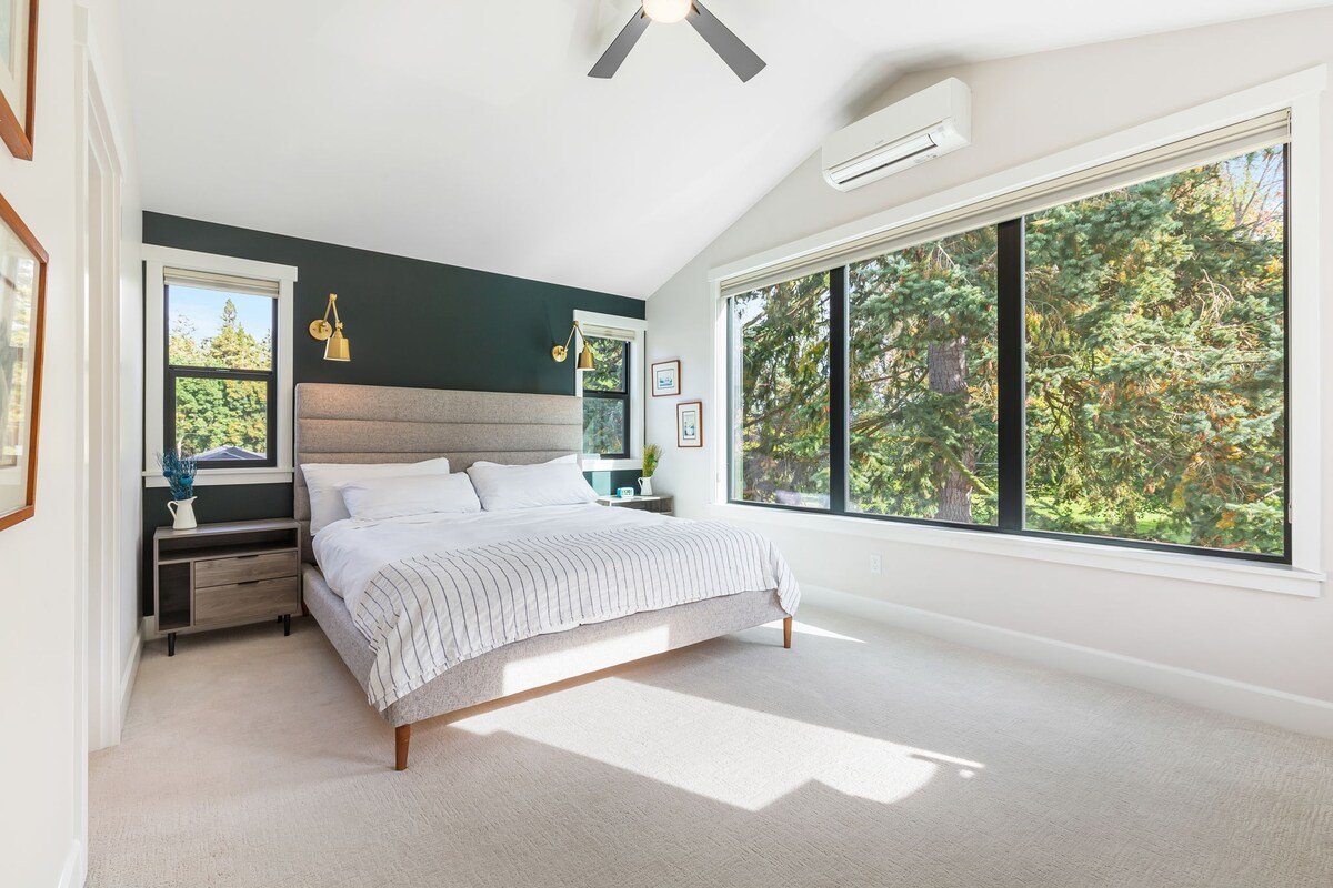 Spacious & Bright ~ Water View gallery image 4