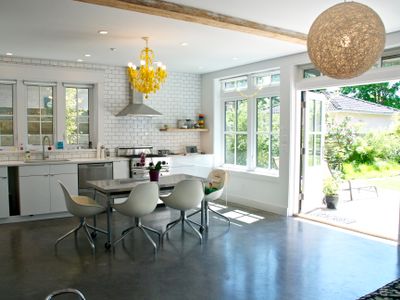 Modern Architectural lakeside Home On The Park