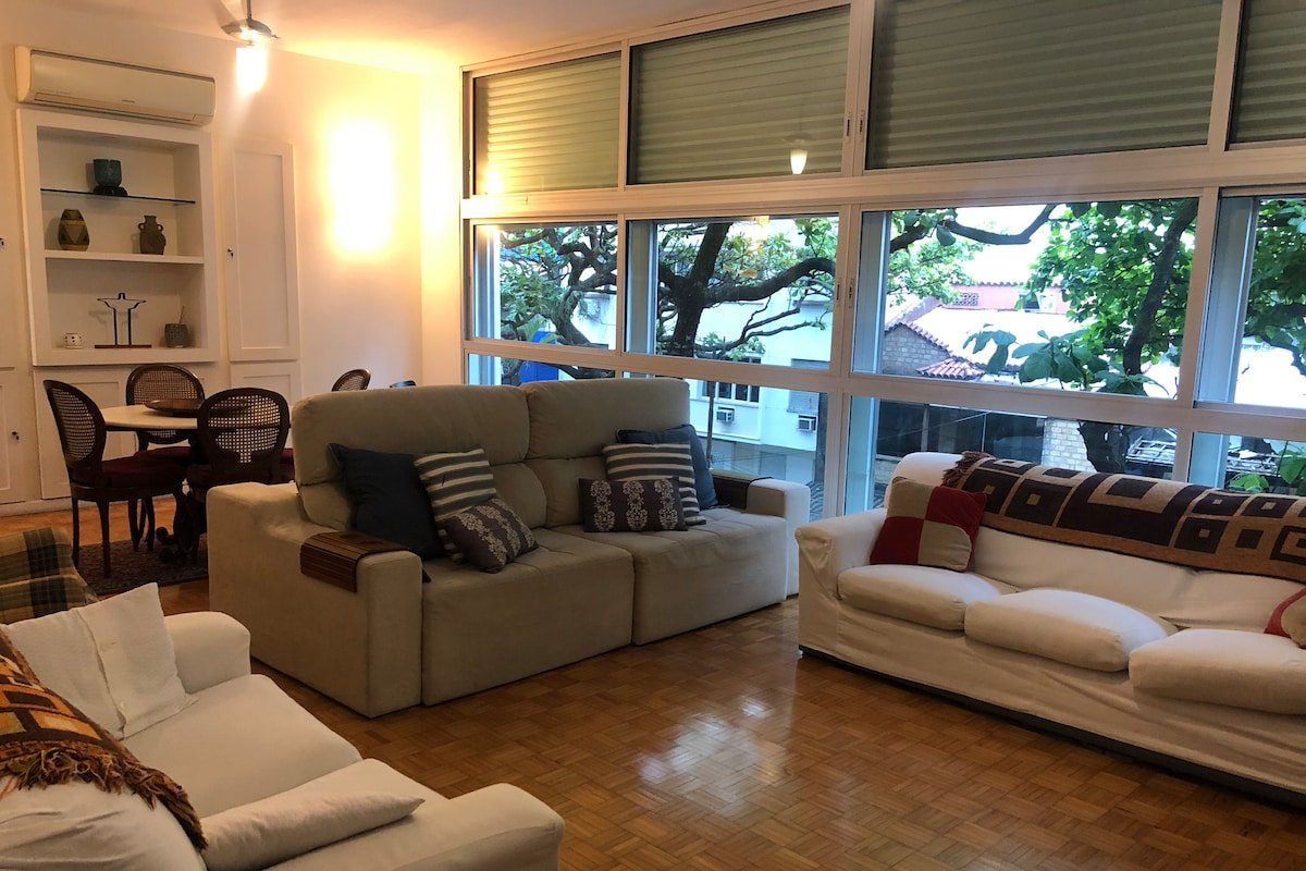 NOVO -A dez passos do mar! gallery image 2