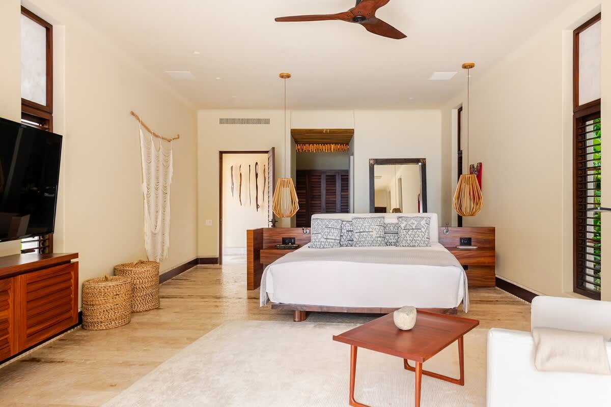 Private Villa with Pool, Chef & Ocean Views gallery image 2