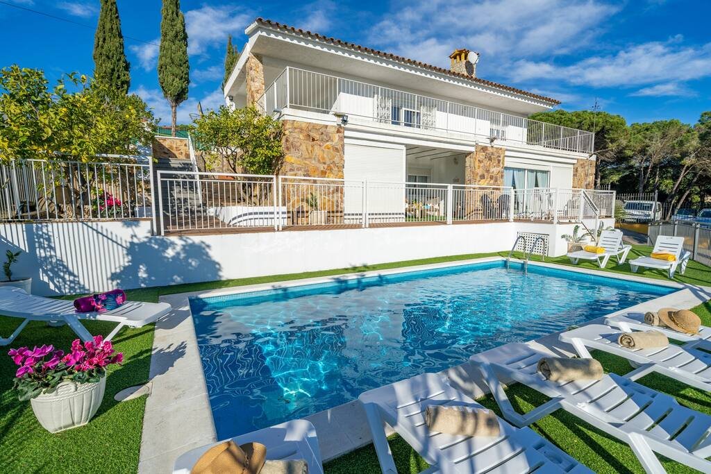 Villa Palm Beach Lux, Ideal Groups with Aircon gallery image 2