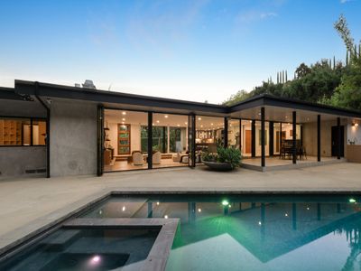 Secluded Beverly Hills Retreat | 1-Acre Oasis