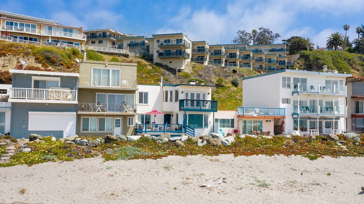 Charming Beach Front Home on the Island gallery image 5