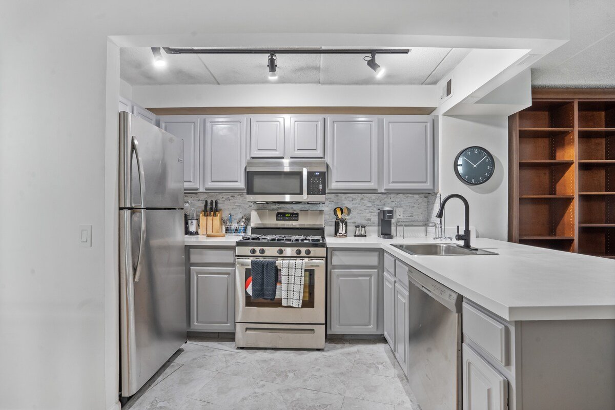 Modern Spacious 3BR 2BTH APT in Manhattan gallery image 4