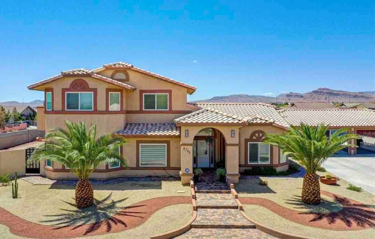 Modern, newly remodeled 4 bedroom South LV 30+ Day