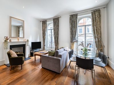Exclusive Mayfair 2 Bedrooms Apartment